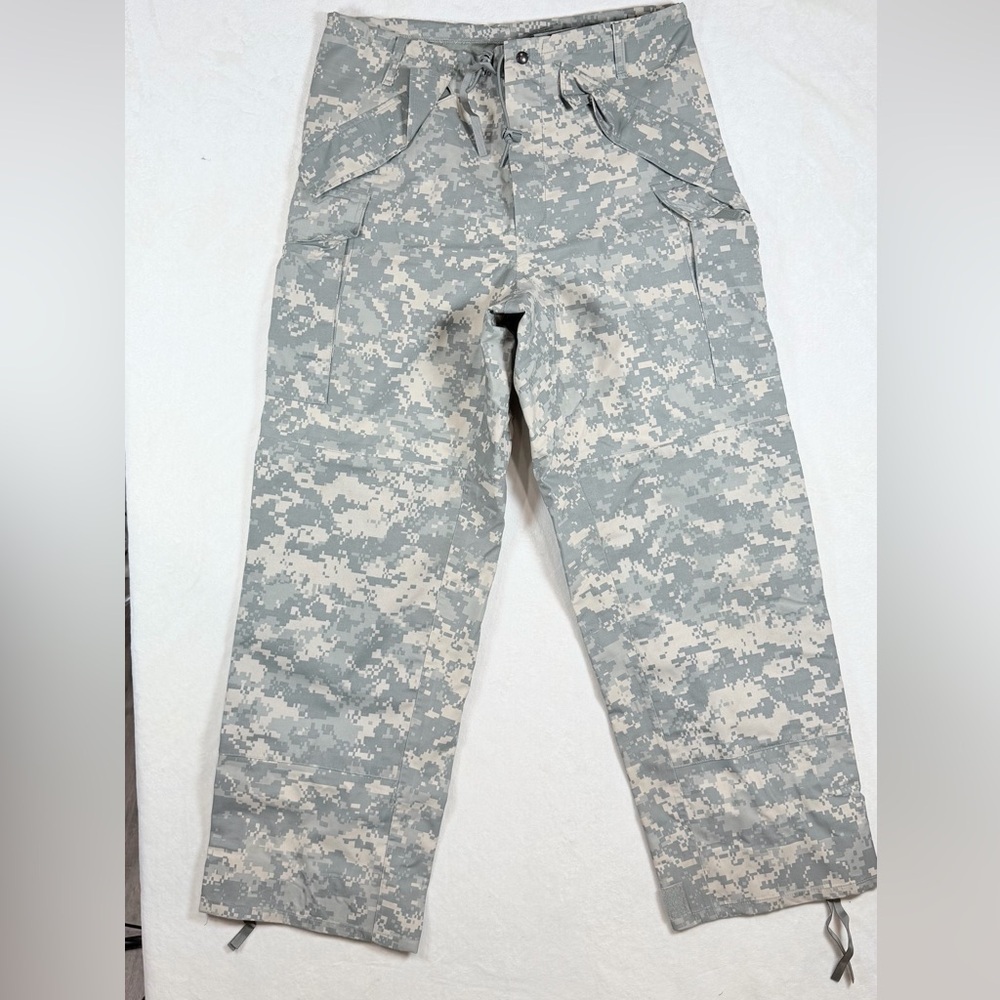 US Military Cold Weather Medium Camouflage Cargo Performance Waterproof Pants